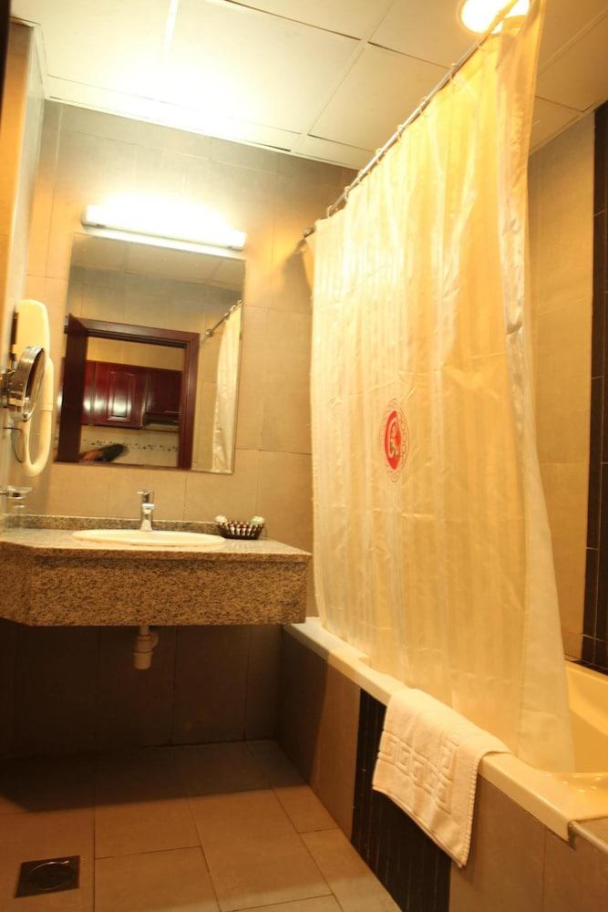 Ramee Rose Hotel Apartments Abu Dhabi Eksteriør billede